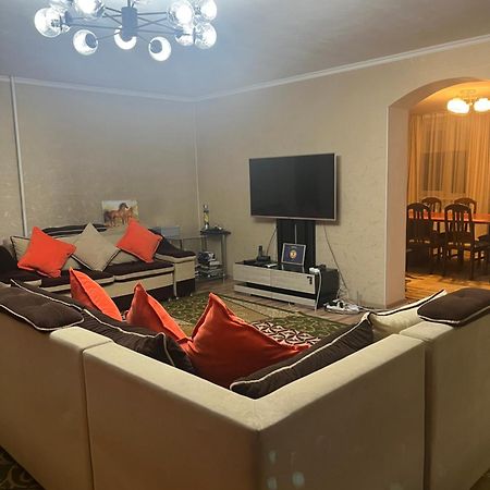 Jasmin Hotel Karakol Kültér fotó